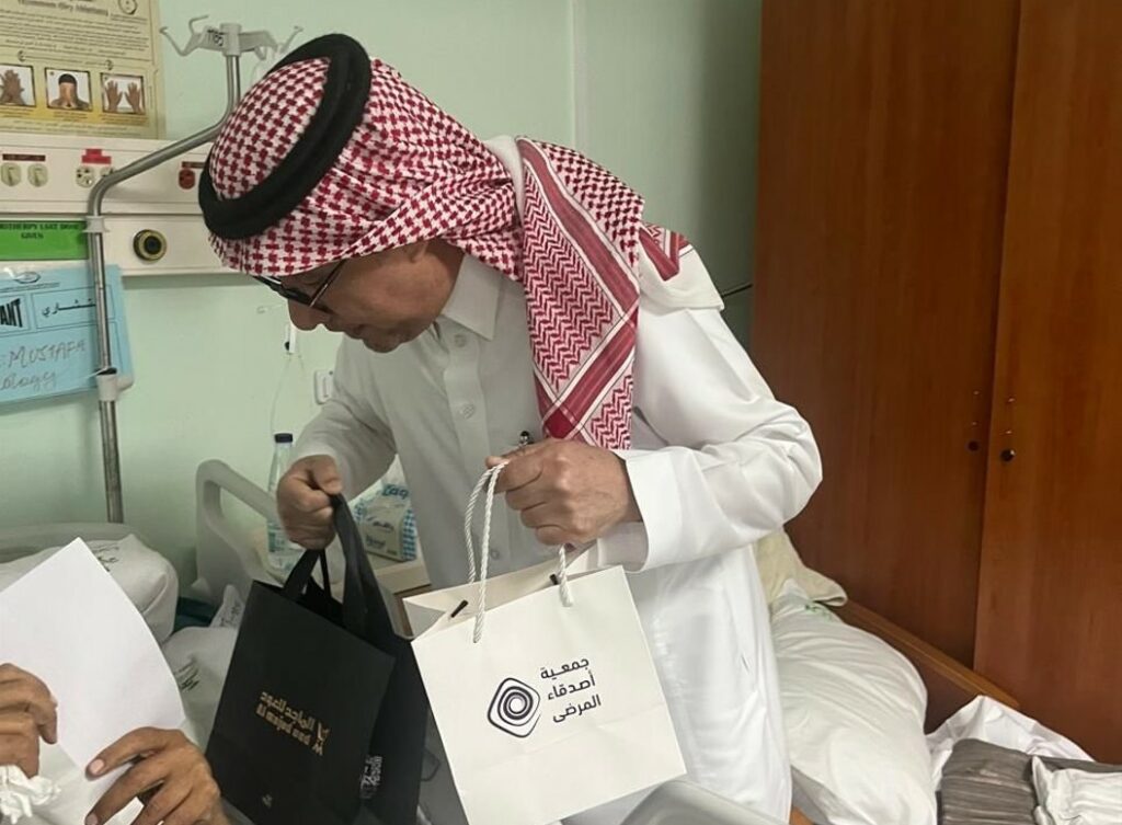 جمعية أصدقاء المرضى بالرياض تزور المرضى المنومين بالمستشفيات خلال شهر رمضان