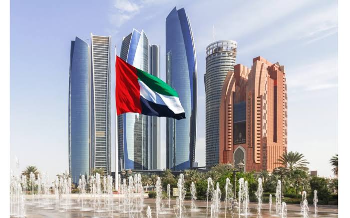 كيف يمكن للإمارات تحقيق مزيد من الإلتزام باللوائح الدولية ومواصلة الازدهار كمركز عالمي للأعمال؟