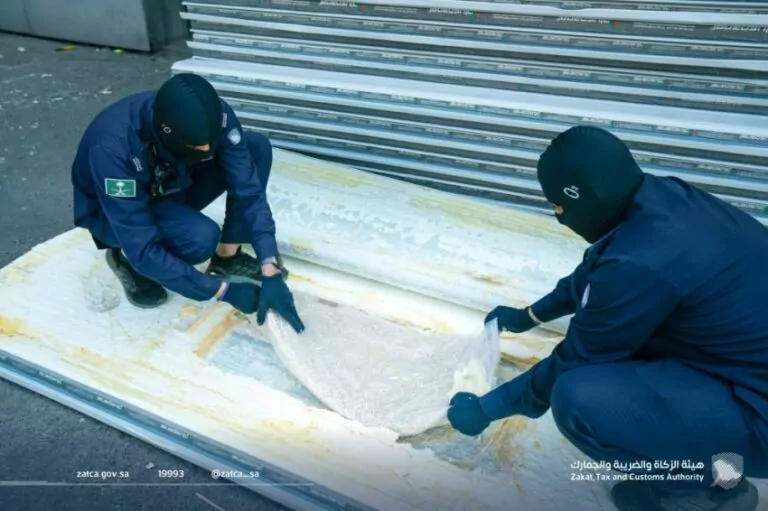الزكاة-والضريبة-والجمارك-تُحبط-تهريب-1.5-مليون-حبة-من-الكبتاجون-بميناء-جدة-الإسلامي