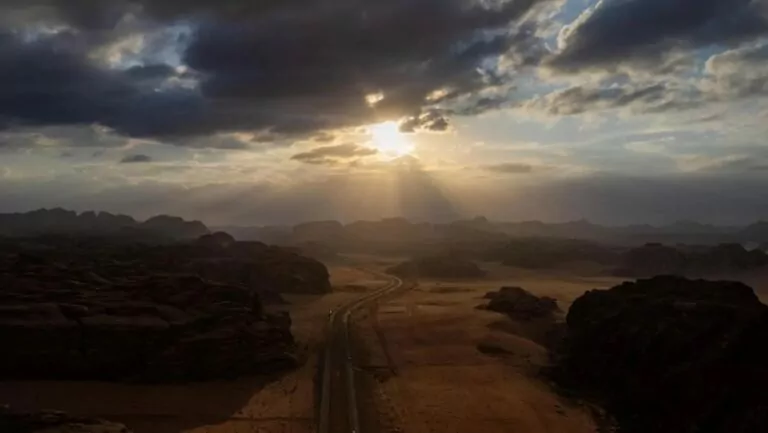 تبوك.-جبال-“الزيتة”-ترسم-لوحات-طبيعية-تنبض-بالجمال-والتفرد