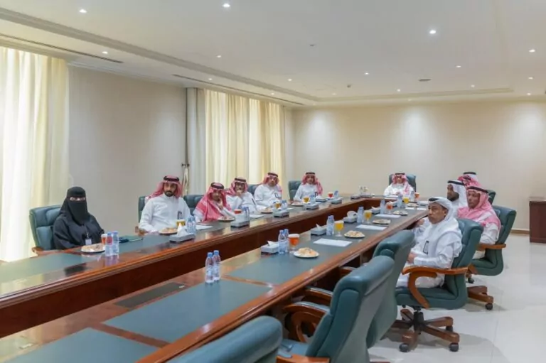 إمارة-المنطقة-الشرقية-تنفّذ-سلسلة-ورش-عمل-للقيادات-بديوان-الإمارة-بالتعاون-مع-معهد-الإدارة-العامة