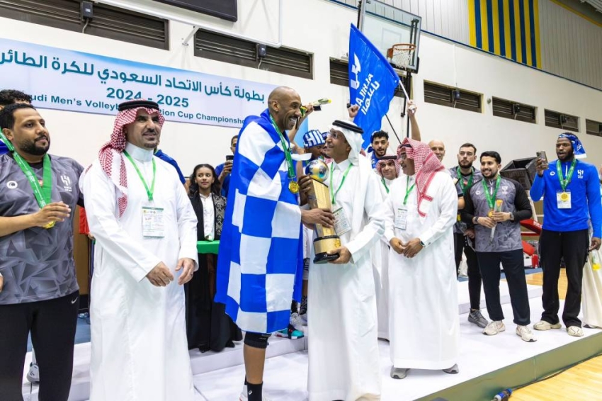 الهلال-يتوّج-بكأس-الطائرة-بعد-فوزه-على-النصر