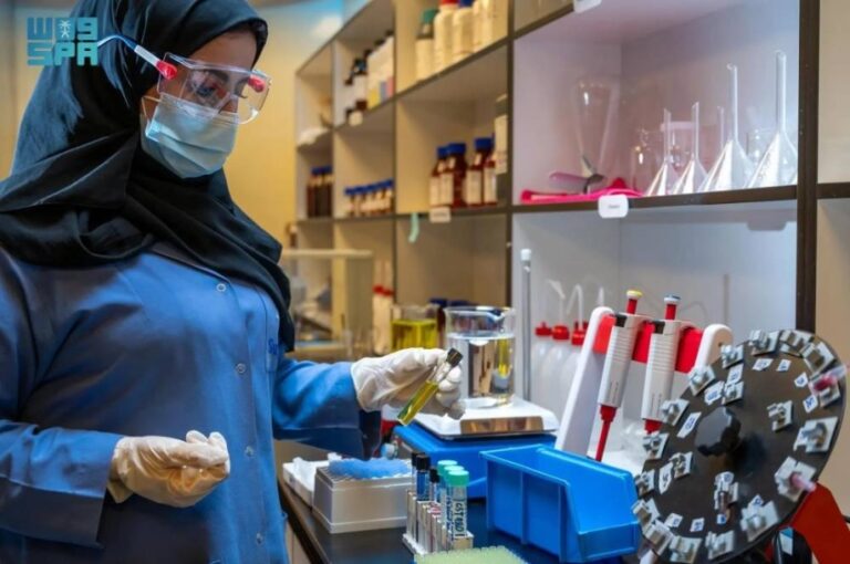 الخريّف-يبحث-في-الدنمارك-فرص-توطين-الصناعات-الدوائية-بالمملكة