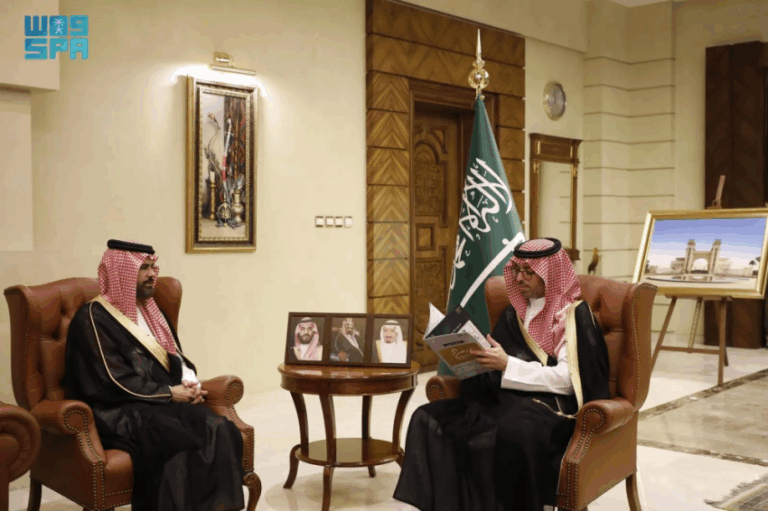 الأمير-سعود-بن-جلوي-يستقبل-رئيس-جامعة-جدة