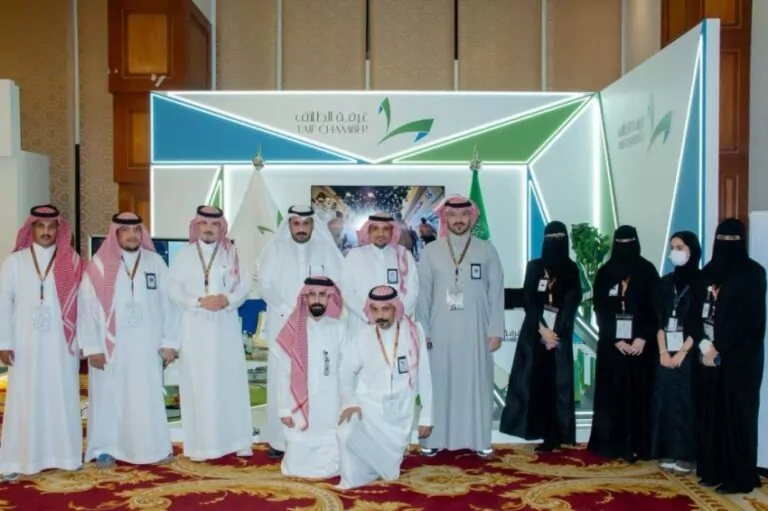سعود-بن-نهار-يدشن-دليل-الفرص-الاستثمارية-بالطائف
