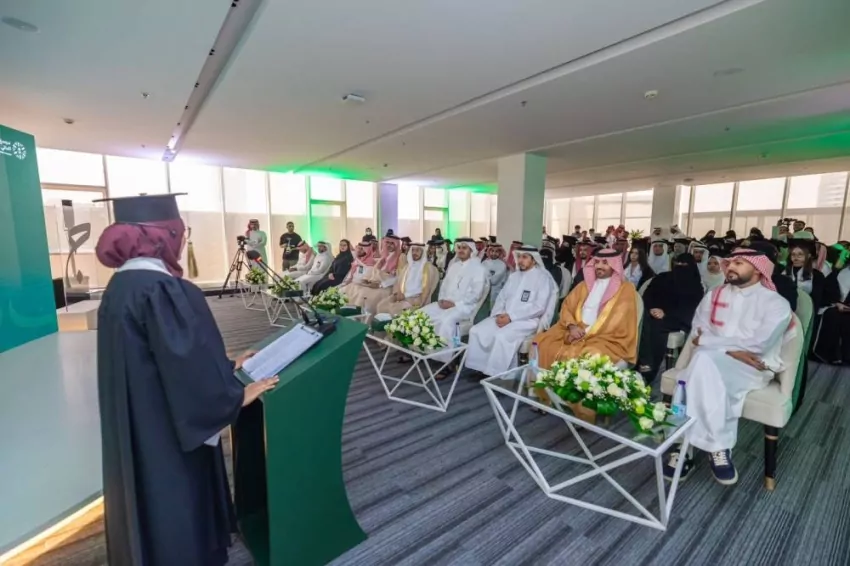 مجمع-الملك-سلمان-للغة-العربية-يحتفل-بتخريج-الدفعة-الثانية-من-طلاب-مركز-(أبجد)