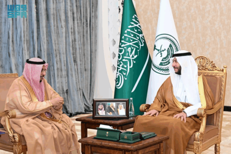 محافظ-الطائف-يلتقي-رئيس-وأعضاء-جمعية-العون-الخيرية