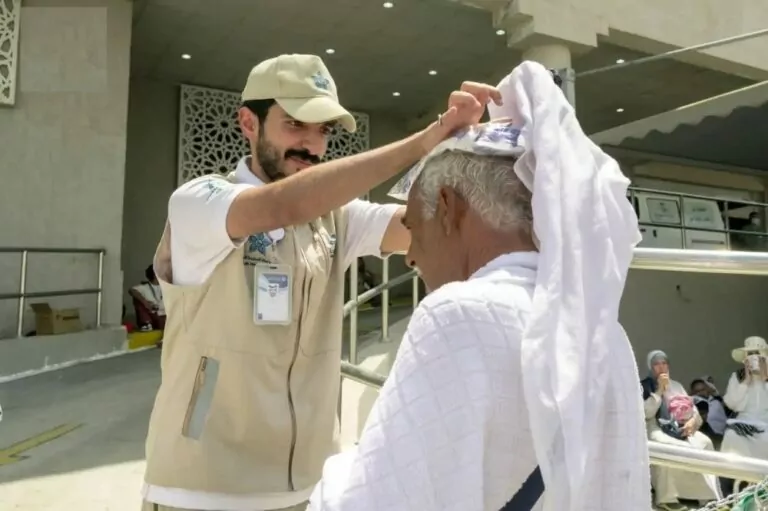 كيف-تتجنب-الإصابة-بضربات-الشمس-والإجهاد-الحراري-خلال-مناسك-الحج؟