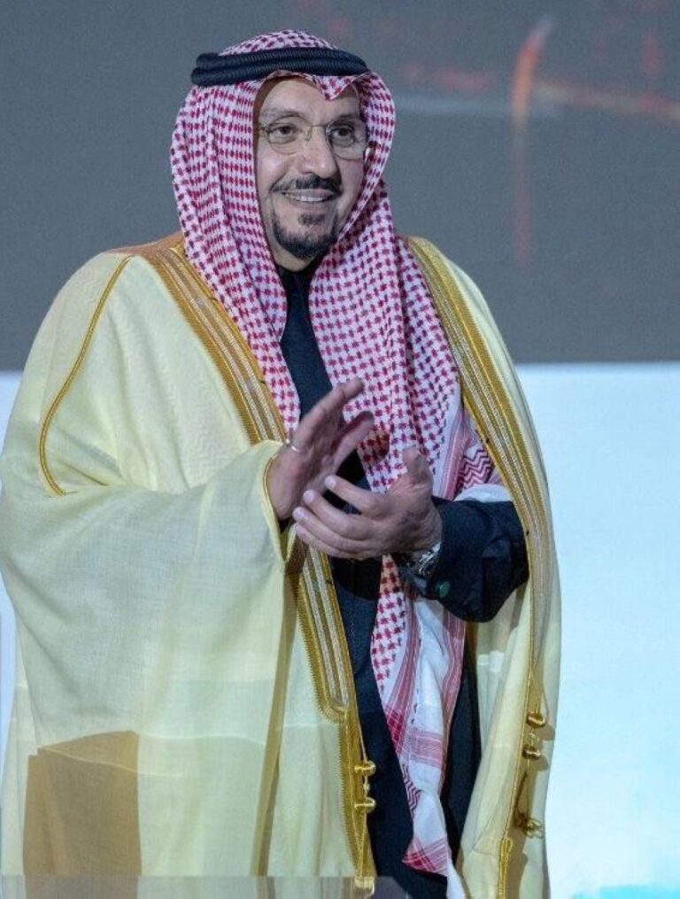 أمير-القصيم-يهنئ-رئيس-وأعضاء-نادي-الحزم-بالرس-بمناسبة-الصعود-إلى-دوري-روشن-للمحترفين