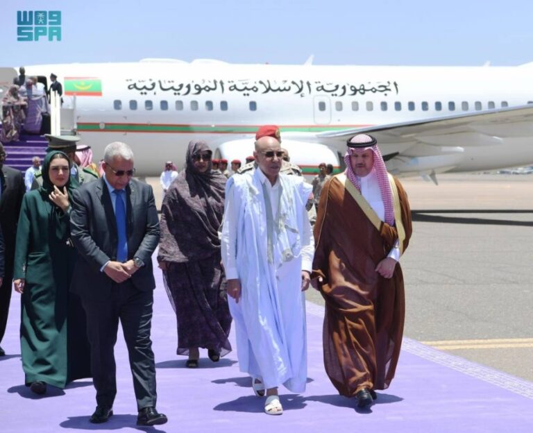 الرئيس-الموريتاني-يصل-إلى-المدينة-المنورة