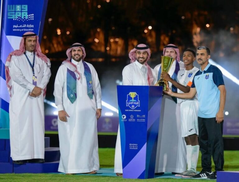 وزير-الرياضة-يشهد-ختام-دوري-المدارس-لكرة-القدم-بنسخته-الخامسة