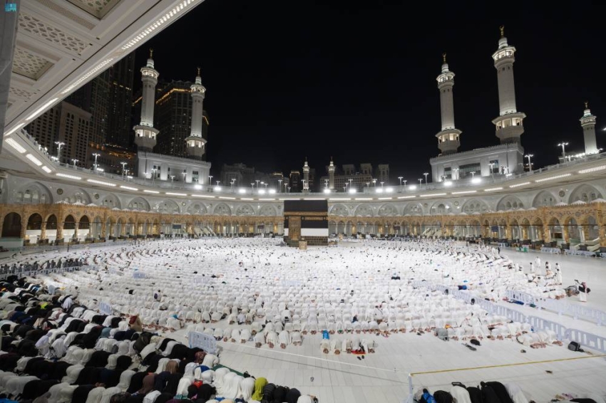 ضيوف-الرحمن-يؤدون-طواف-الإفاضة-بأجواء-إيمانية