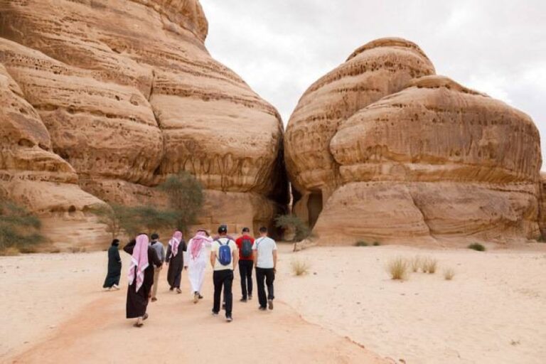 ارتفاع-المشتغلين-بالأنشطة-السياحية-إلى-مليون