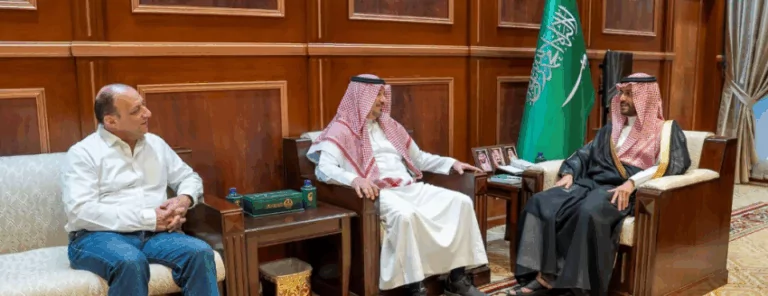 نائب-أمير-منطقة-حائل-يطلع-على-الاستعدادات-النهائية-لبطولة-حائل-للدرفت-2025