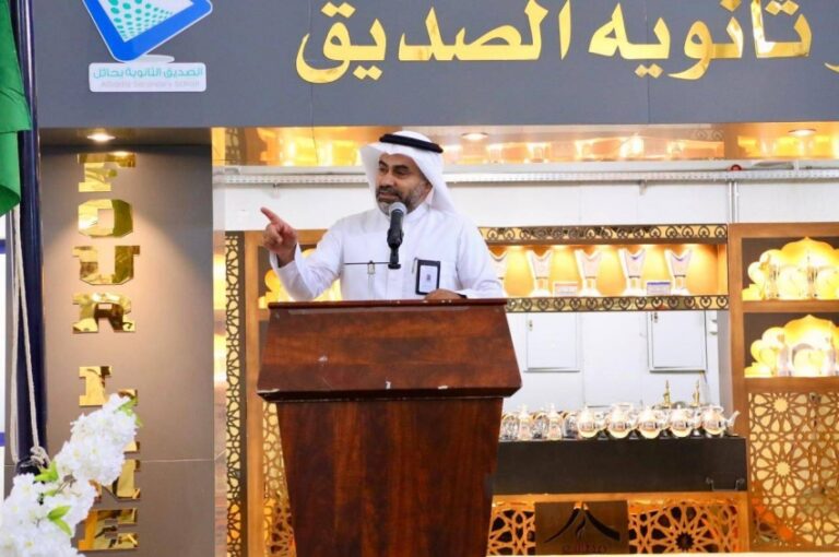 مدير-تعليم-حائل-لقائد-مدرسة-ثانوية-انت-فخر-للتعليم