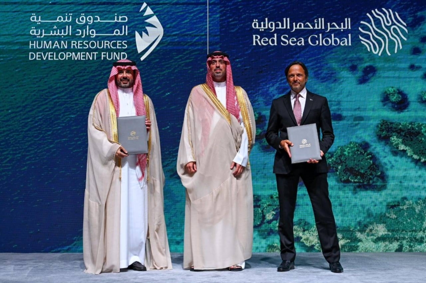 محافظ-جدة-يشهد-حفل-تخريج-الدفعة-الثالثة-من-برنامج-البحر-الأحمر-للتدريب-المهني