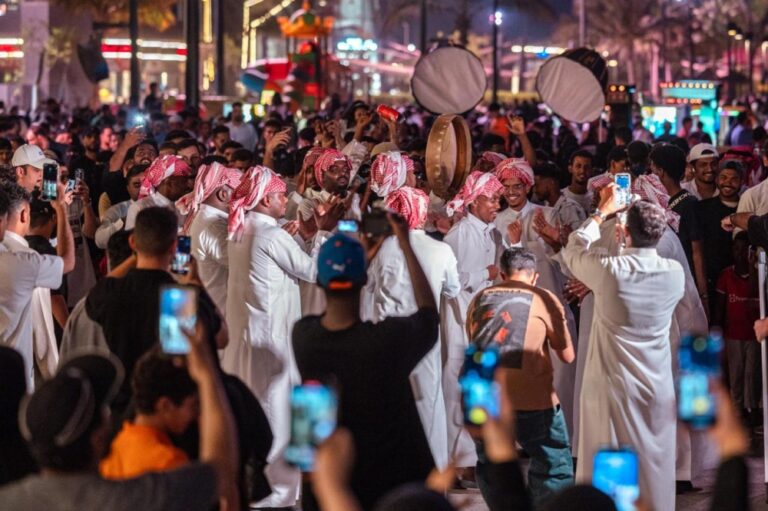 بينها-مناطق-جديدة.-“اليوم”-ترصد-إطلاق-فعاليات-صيف-موسم-جدة-2025