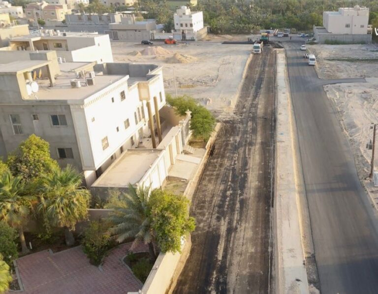 صور|-بدء-تأهيل-شارع-سنان-بأم-الحمام-في-القطيف-لتعزيز-السلامة-المرورية
