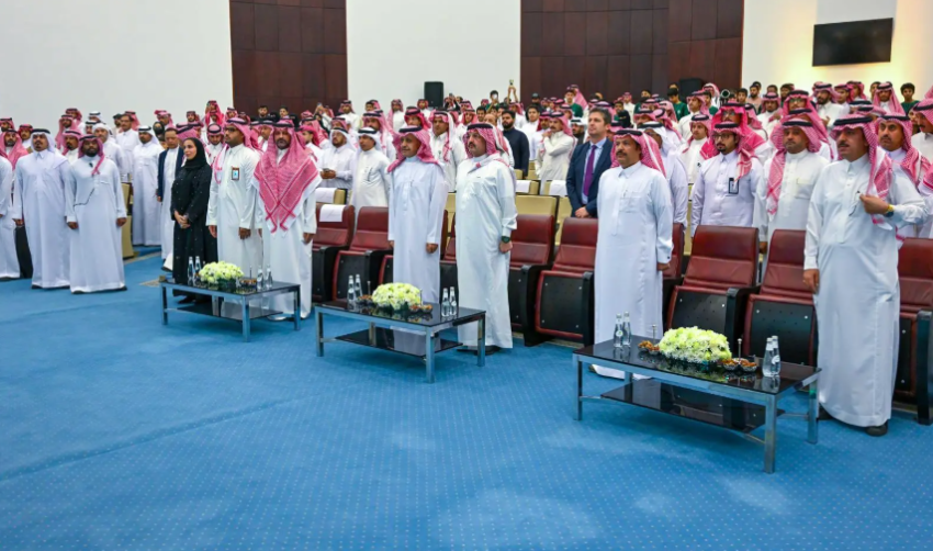 أمير-عسير-يرعى-برنامج-حكايا-الشباب-بمشاركة-أكاديميين-ورياضيين