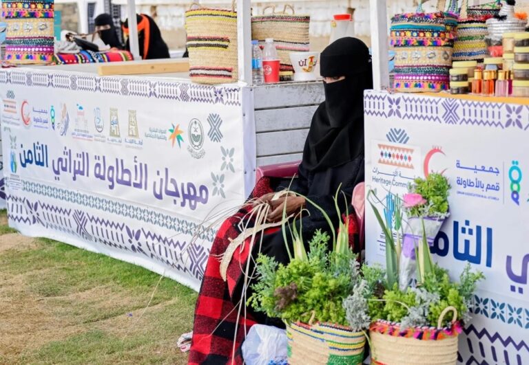 صور.-أركان-الحرفيين-في-“مهرجان-الأطاولة”-تروي-حكاية-إنسان-الباحة