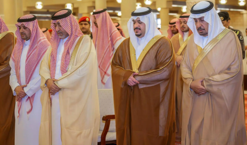 نائب-أمير-الرياض-يؤدي-صلاة-الميت-على-الجوهرة-العساف