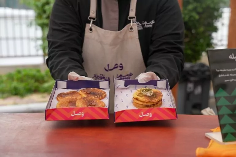 بجانب-الأكلات.-مهرجان-وصل-فرصة-للتعرف-على-الفلكلور-والحرف-في-عسير