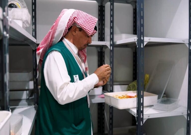 التجارة:-ضبط-مشغولات-ذهبية-مخالفة-تزن-أكثر-من-9-كيلو-جرامات-بالرياض