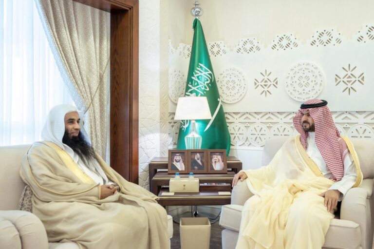 نائب-أمير-الشرقية-يستقبل-مدير-عام-فرع-الرئاسة-العامة-للبحوث-العلمية-والإفتاء-بالمنطقة