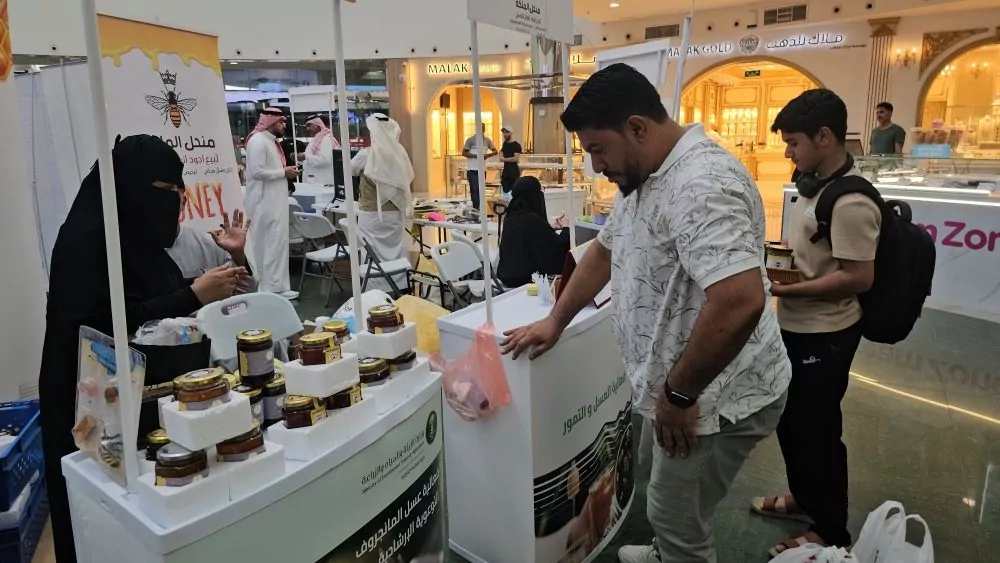 بزيادة-66%.-إنتاج-عسل-المانجروف-بالشرقية-يقفز-إلى-20-ألف-كيلوجرام