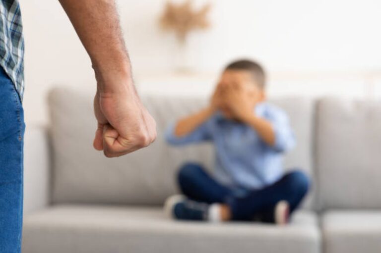 يسبب-إعاقات-بدنية-ونفسية.-الصحة-العالمية:-العقاب-البدني-يضر-بصحة-الأطفال