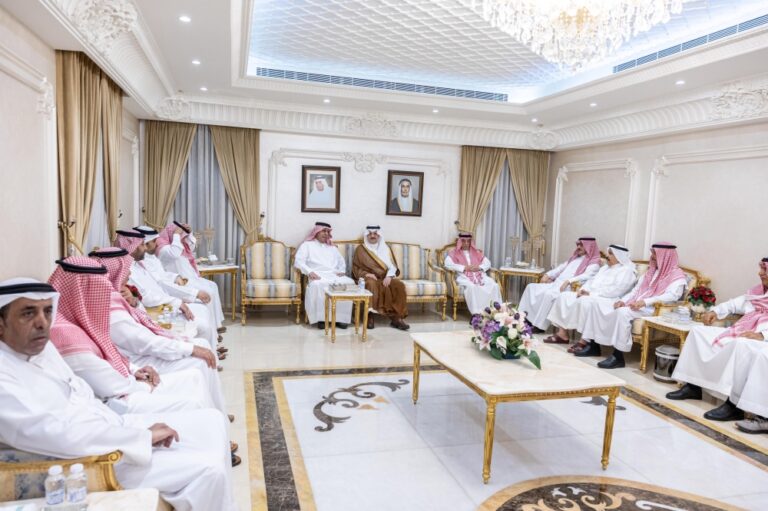 أمير-الشرقية-يعزي-الشيخ-عبدالرحمن-الدوسري-في-وفاة-شقيقه