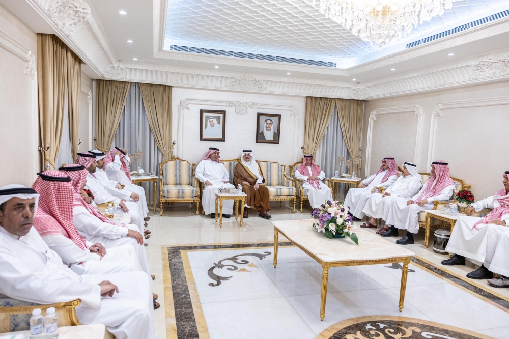 أمير-الشرقية-يعزي-الشيخ-عبدالرحمن-الدوسري-في-وفاة-شقيقه