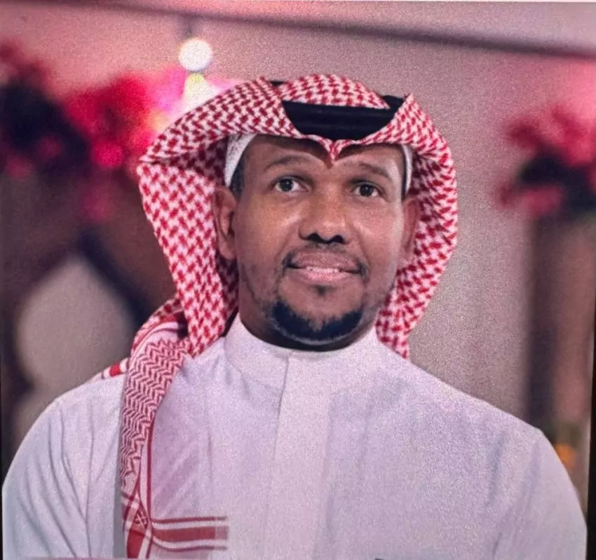 يوسف-هويمل-يستقبل-المعزين-في-وفاة-والده