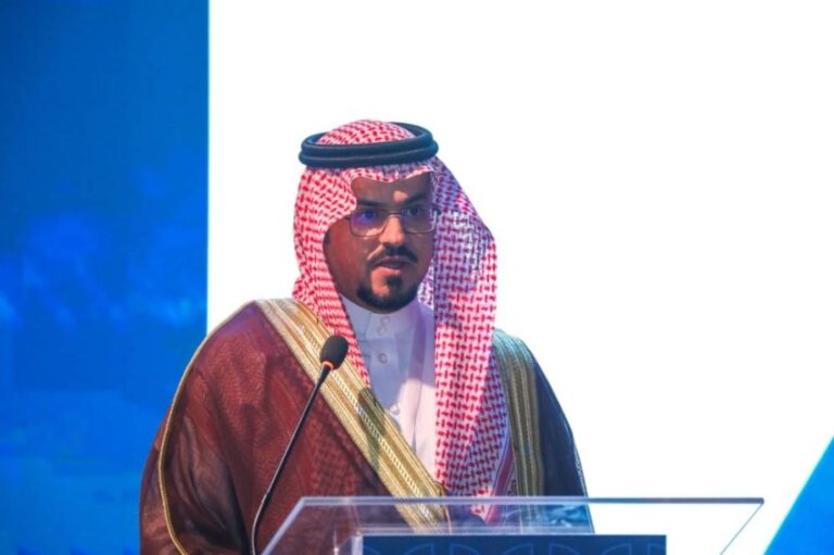 أمين-منطقة-الباحة-يشارك-في-المؤتمر-والمعرض-الدولي-لإدارة-المرافق-2025-بالرياض
