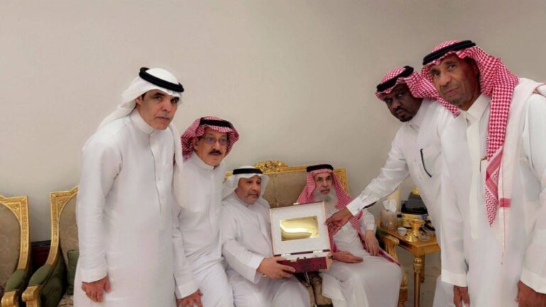 حكام-كرة-القدم-السعودية-تكرّم-عبد-الرحمن-الدهام