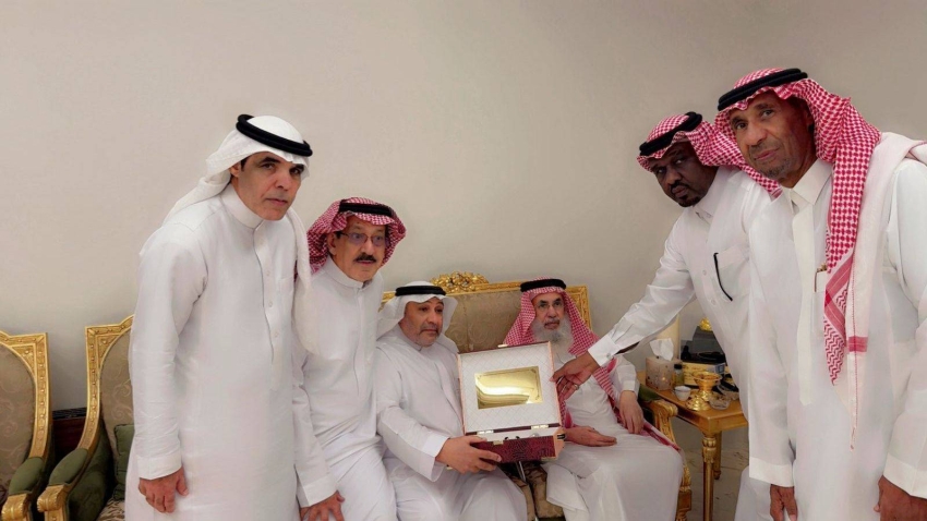 حكام-كرة-القدم-السعودية-تكرّم-عبد-الرحمن-الدهام