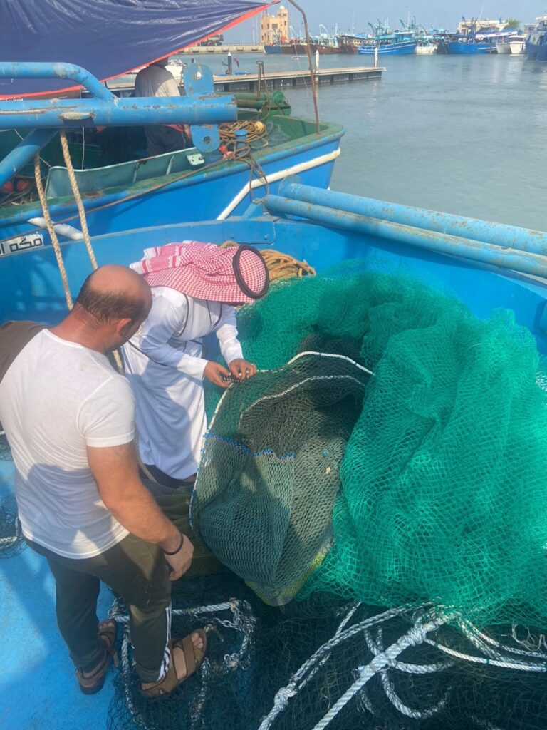 صور.-جولة-تفتيشية-على-الصيادين-مع-بداية-موسم-صيد-الروبيان-بالقنفذة