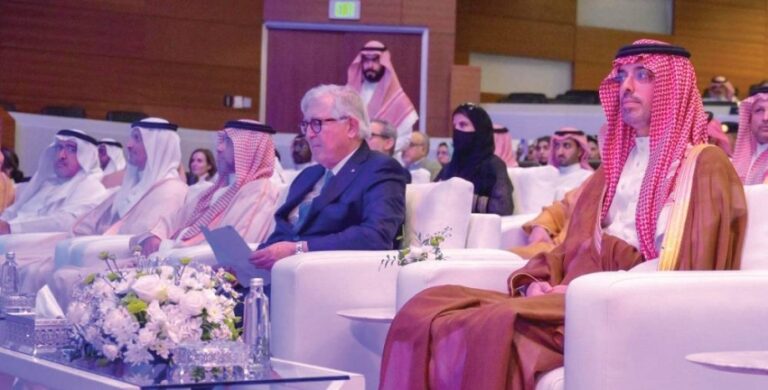 محافظ-جدة-يشهد-تخريج-الدفعة-الثالثة-من-«أكاديمية-كاوست»