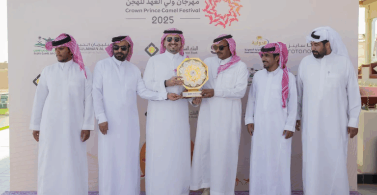عجيب-تفوز-بكأس-مهرجان-ولي-العهد-للهجن-بالطائف