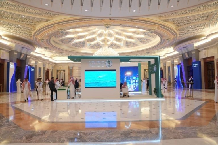 الالتزام-البيئي.-يعزز-توجه-المملكة-نحو-استدامة-الصناعة-البحرية-بمشاريع-وتقنيات-ذكية
