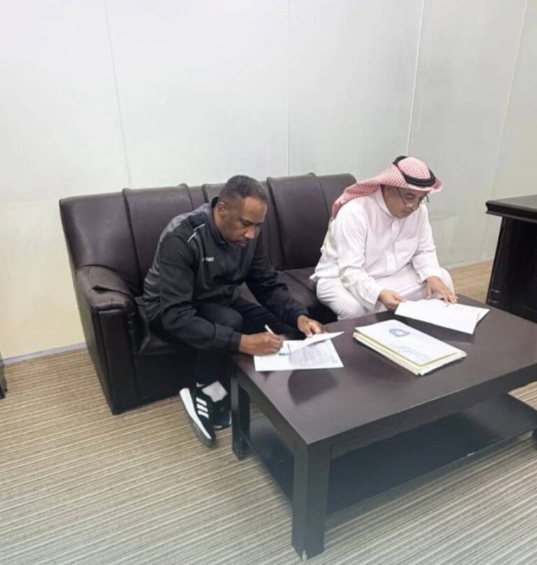 المدرب-الوطني-واللاعب-الدولي-السابق-طلال-المشعل-يدرب-المزاحمية