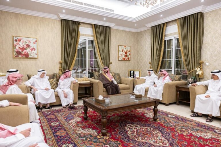 نائب-أمير-المنطقة-الشرقية-يعزي-أسرة-الزامل