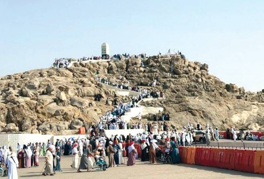 كبائن-لتوعية-زوار-جبل-الرحمة