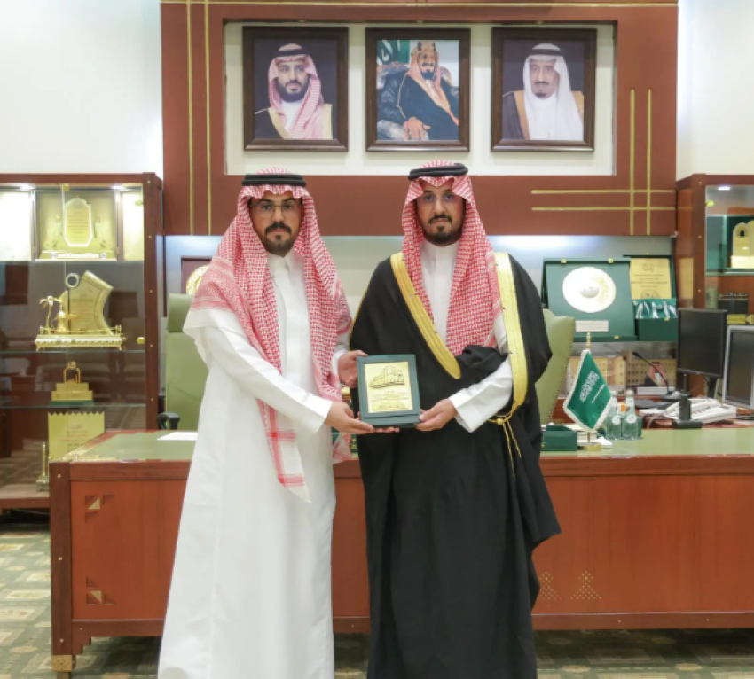 محافظ-الخرج-يكرّم-المواطن-العقيلي-المتبرع-بجزء-من-كبده