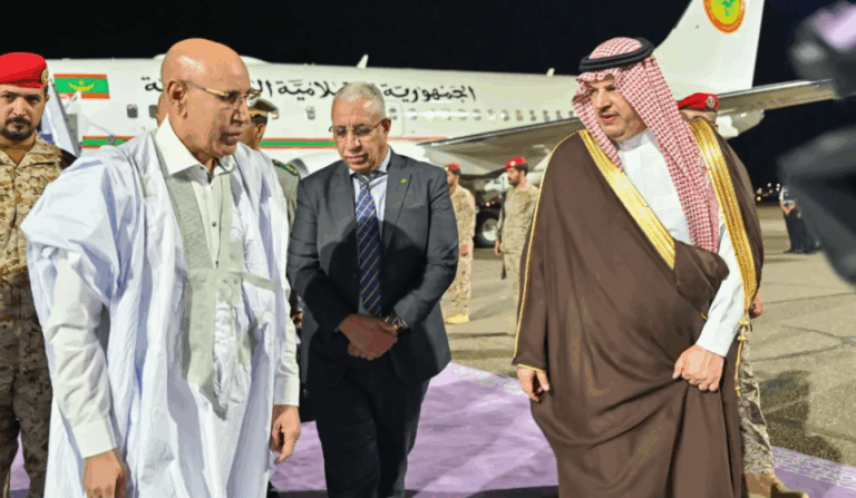 الرئيس-الموريتاني-يصل-إلى-المدينة-المنورة-للزيارة