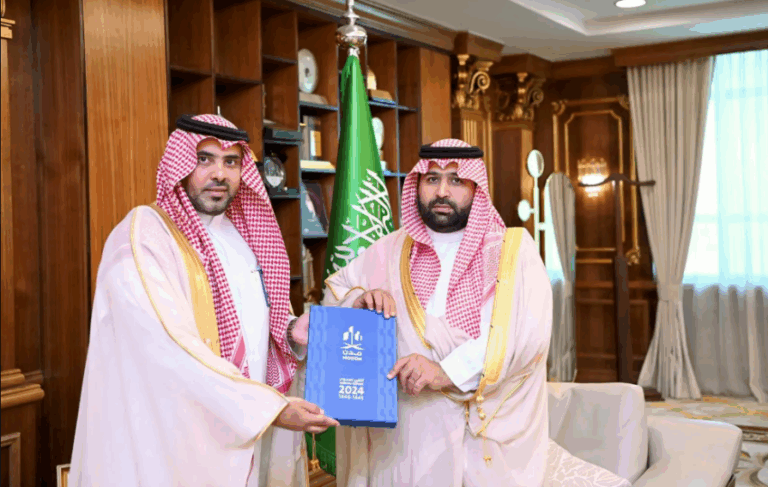 أمير-جازان-يتسلّم-التقرير-السنوي-للمدن-الصناعية-بالجنوب.-ويستقبل-مسرحي