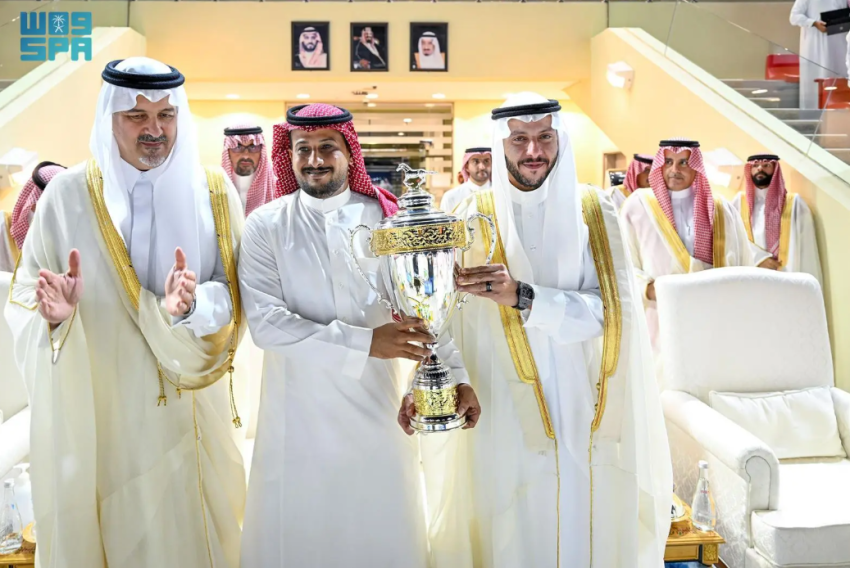 محافظ-الطائف-يتوّج-الجواد-تلال-الخالدية-بكأس-الأمير-عبدالله-الفيصل-ووثاب-المشاهير-بكأس-الملك-فيصل