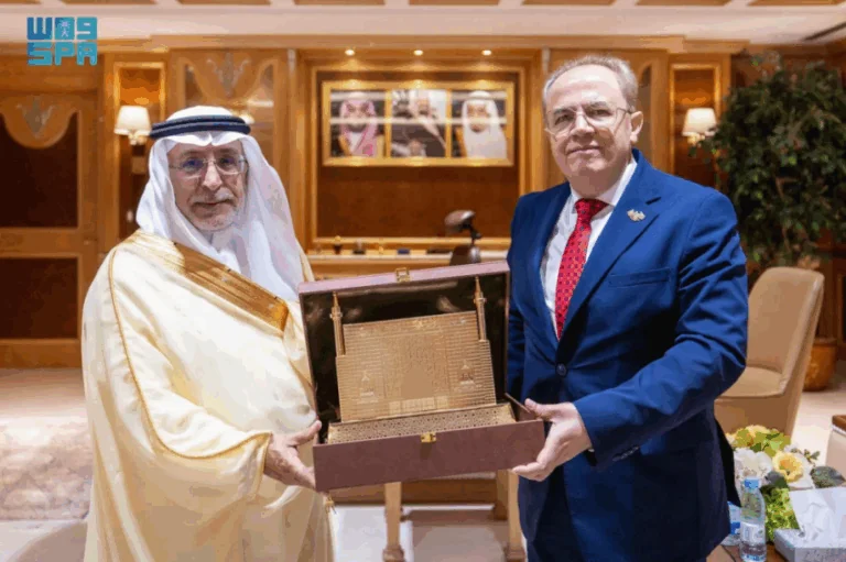وزير-التعليم-العالي-السوري-يزور-جامعة-الإمام-محمد-بن-سعود-الإسلامية