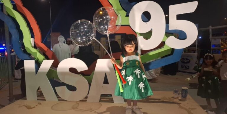 صور.-مسيرة-“عزنا-بطموحنا”-تتلألأ-على-طريق-الملك-عبدالله-في-الأحساء