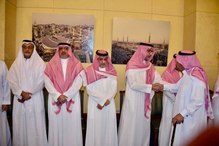 آسرتا-العطاس-وبن-لادن-تستقبلان-المواسين-في-وفاة-فقيدهم